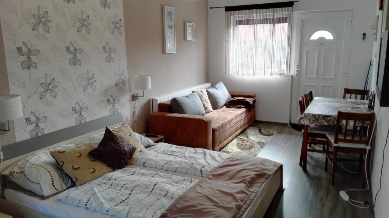 Sunshine Apartman Apartment ชิโอฟก ภายนอก รูปภาพ