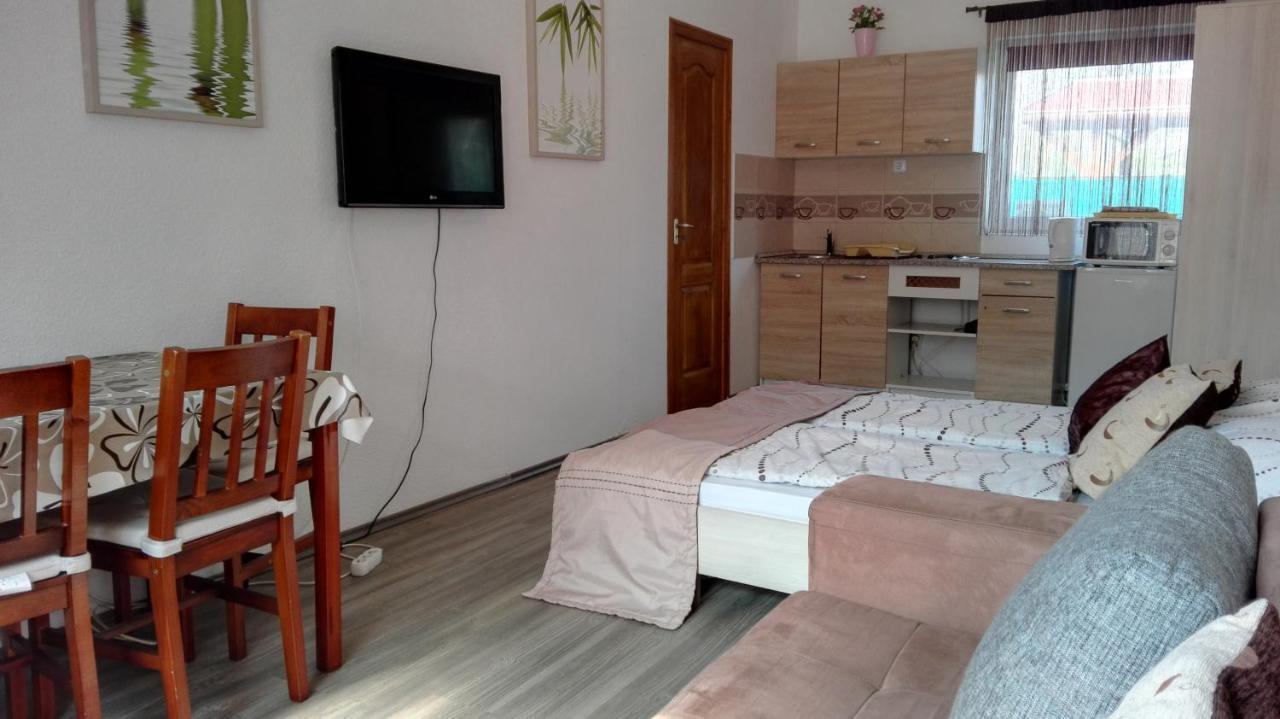 Sunshine Apartman Apartment ชิโอฟก ภายนอก รูปภาพ
